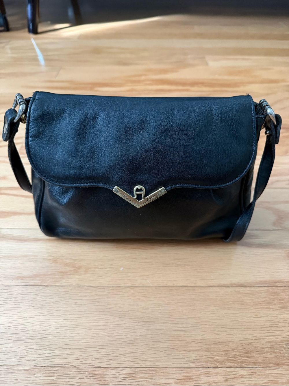 Vintage Etienne Aigner Black Leather Shoulder Bag Minimalist 90s Quiet Luxury